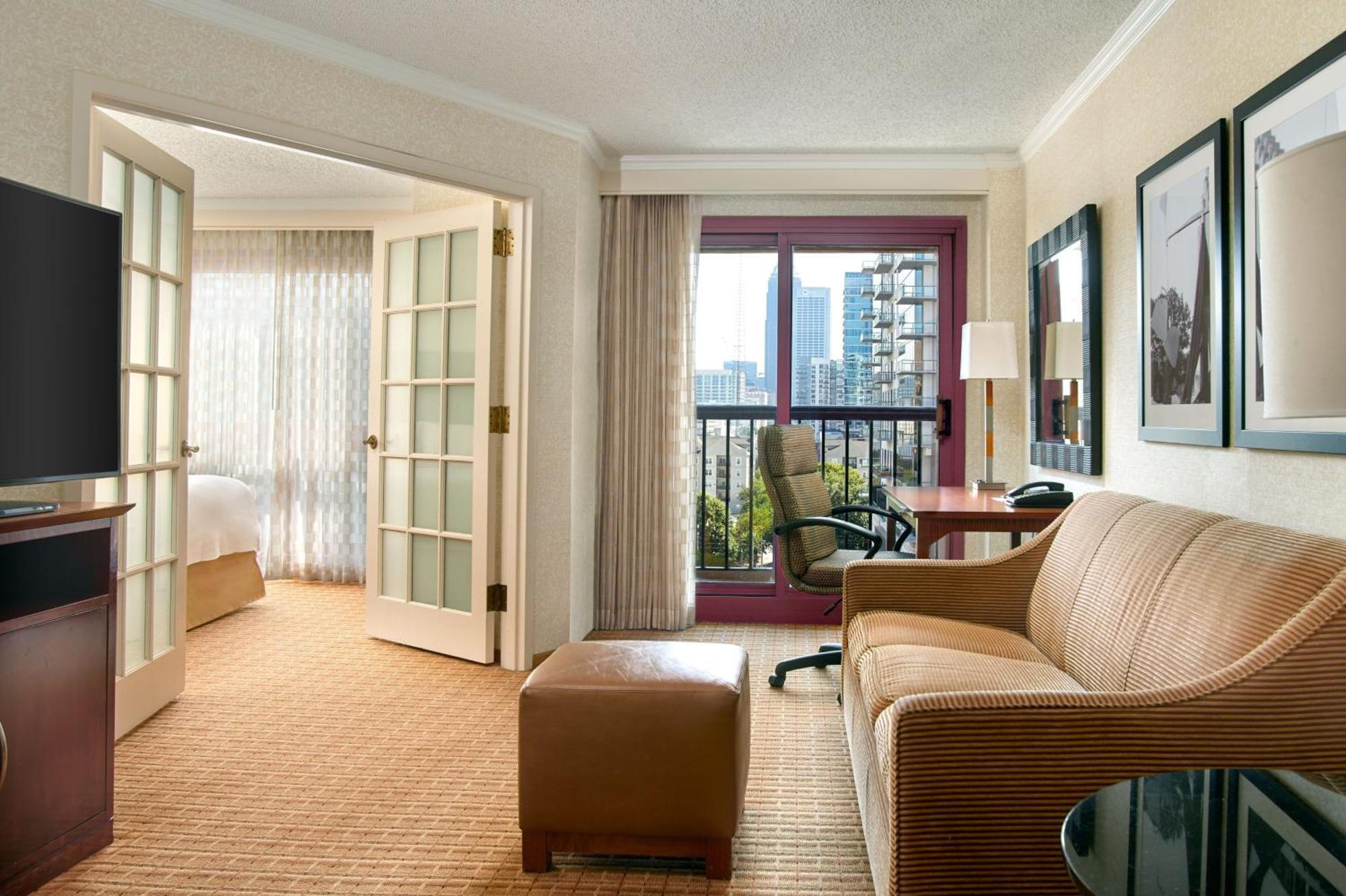 Atlanta Marriott Suites Midtown Exterior foto